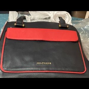 *New with tags* Tommy Hilfiger Leather Black and Red Purse